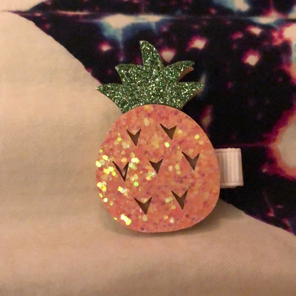 Sparkly pineapple hair clip